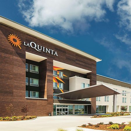 La Quinta By Wyndham Wichita Northeast Hotell Exteriör bild